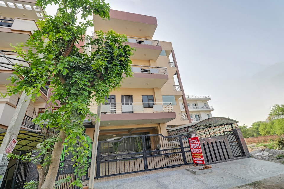 Capital O 80209 Hotel Spring Brook, Medanta, Gurgaon