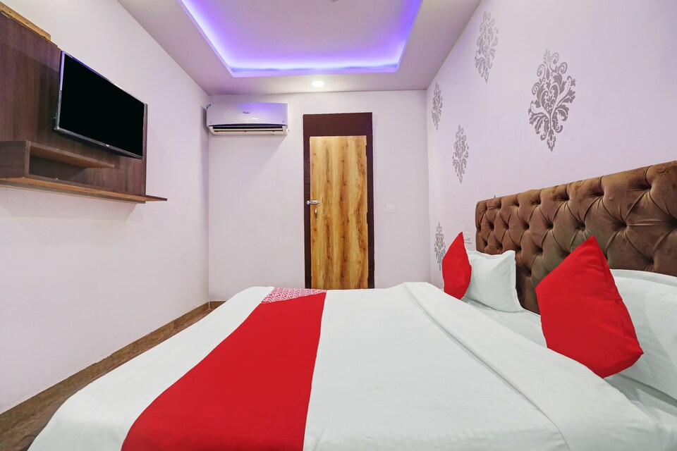 OYO 80217 Discovery Key, Greater Noida, Noida