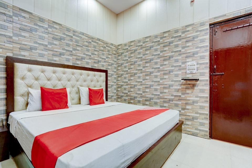 OYO 80218 Hotel Mansa Devi Darshan, Har Ki Pauri Haridwar, Haridwar