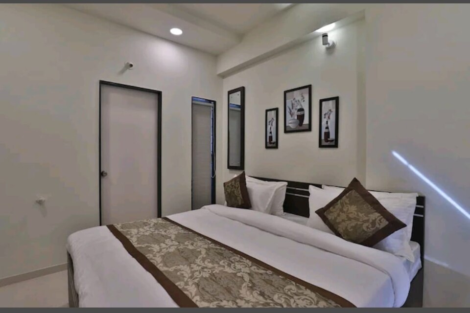 OYO 80228 Geeta Residency, Karelibaug Vadodara, Vadodara