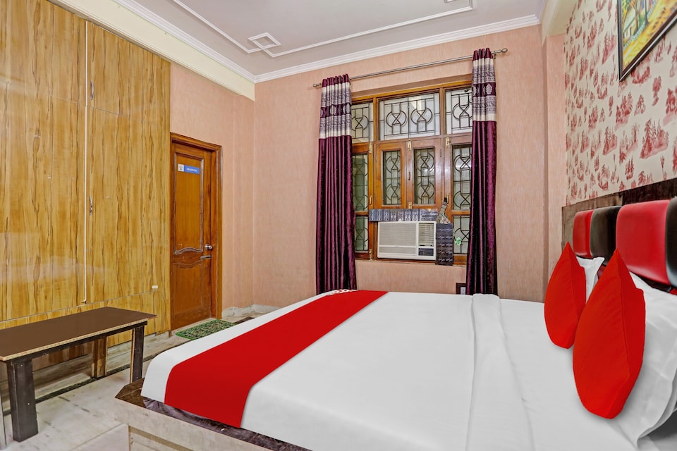 OYO Flagship 80239 H.S. Residency, Indirapuram Ghaziabad, Ghaziabad