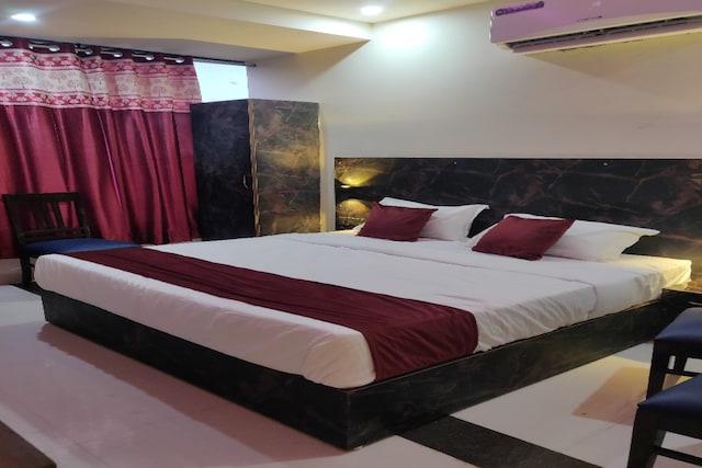 Flagship Way Point Inn Near Dashrath Puri Metro Station