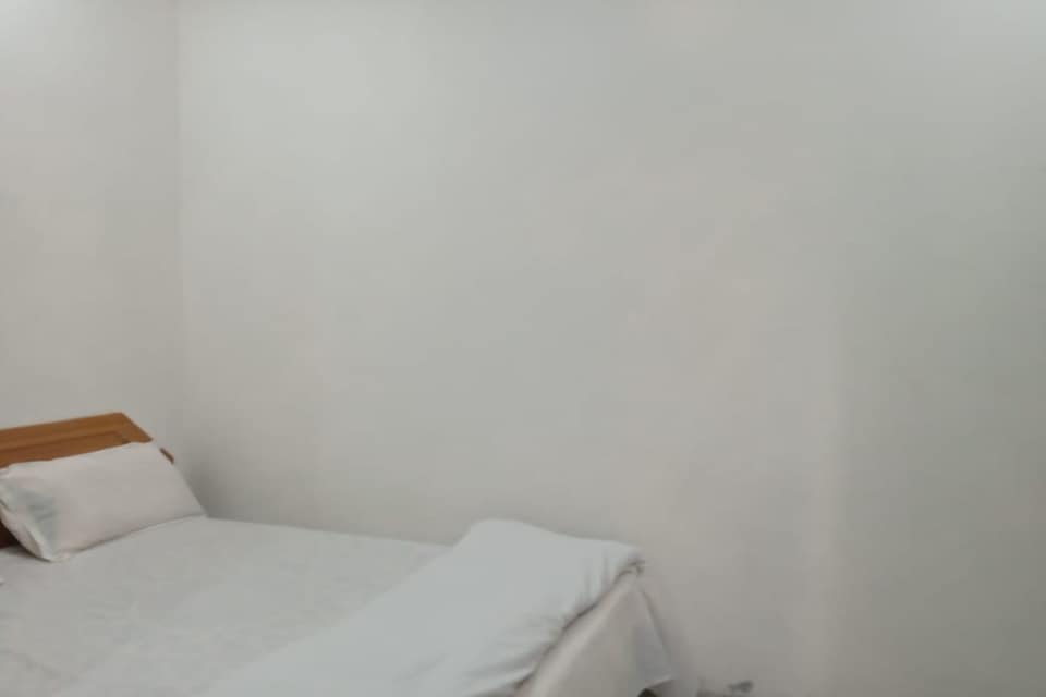 SPOT ON Rajgharana Guest House, Pilibhit Bypass Road, Bareilly