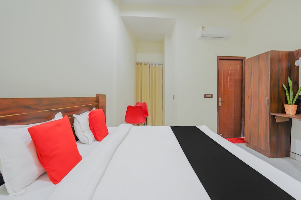 Capital O 80283 The Grand Himalaya, Laxman Jhoola Rishikesh, Rishikesh