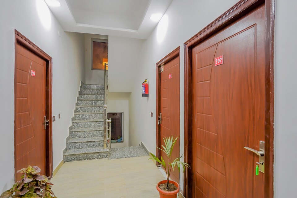 Capital O 80283 The Grand Himalaya, Laxman Jhoola Rishikesh, Rishikesh