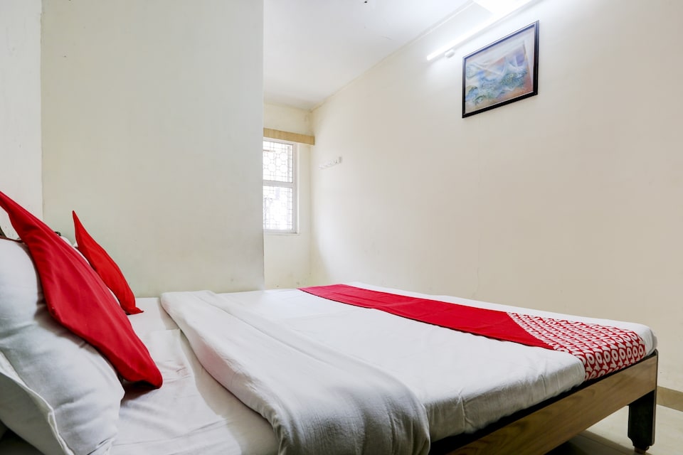 OYO 80296 Yadgar Guest House, Mumbai CST-Churchgate-Colaba, Mumbai