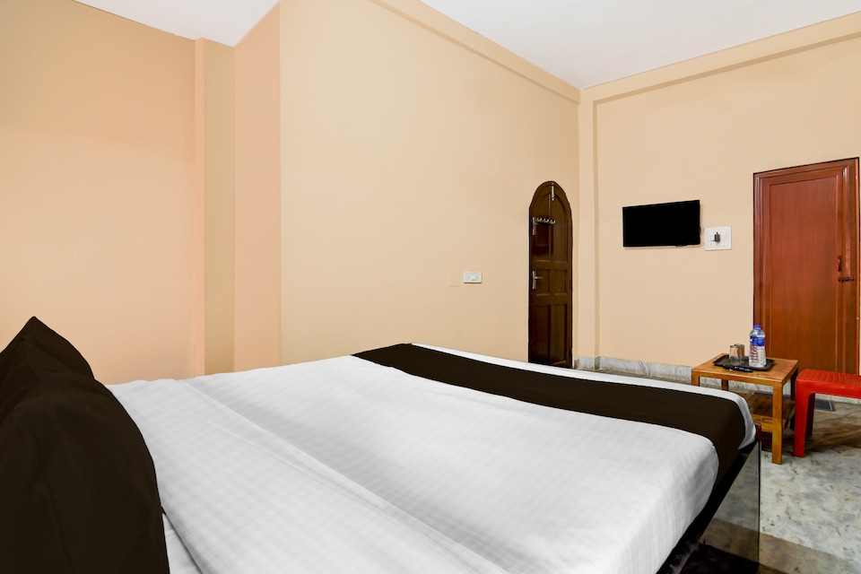 Super Hotel O NSCB International Airport Formerly Bougain Villa, VIP Road Kolkata, Kolkata