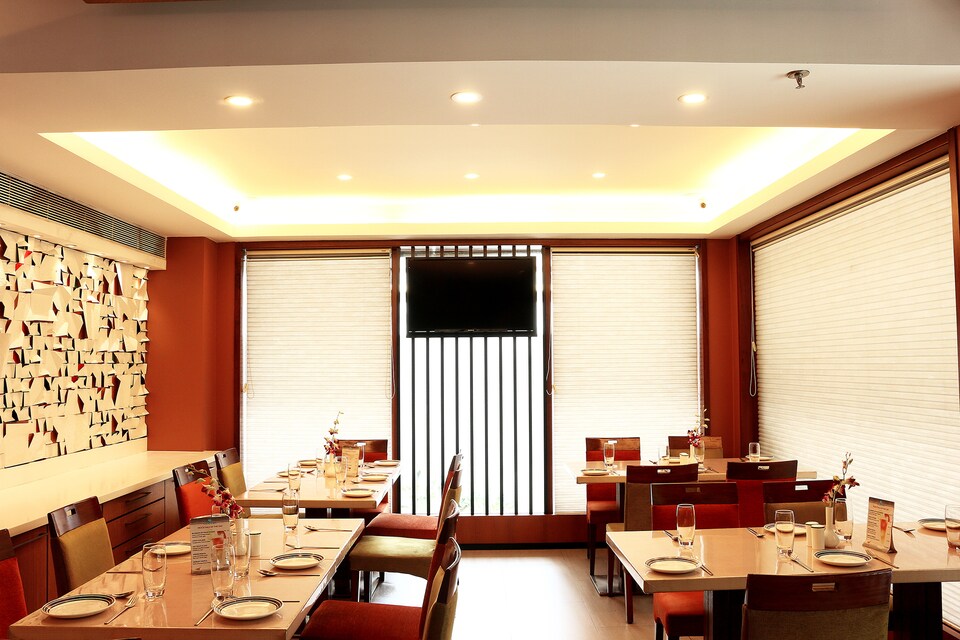 OYO Premium 031 Southern Avenue Rashbehari, Gariahat Kolkata, Kolkata