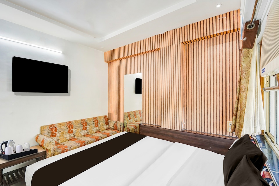 Super Collection O Maninagar East Formerly Maninagar Residency, Ahmedabad Railway Station, Ahmedabad