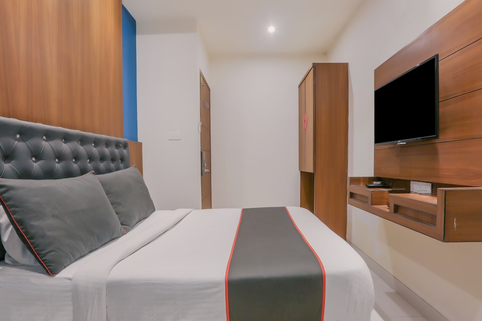 OYO 80321 Collection O Elegant Luxury Rooms, Andheri West, Mumbai