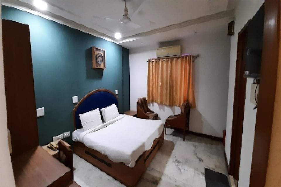  Live as VAD220, Alkapuri Vadodara, Vadodara