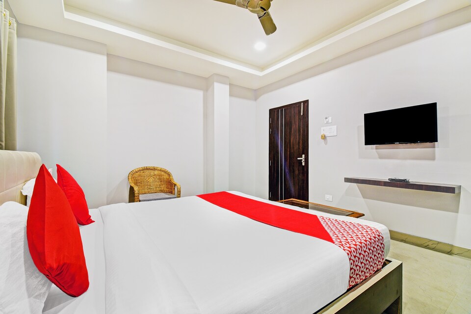 OYO Flagship GHY681 Bmg Executive Inn, GS Road Guwahati, Guwahati