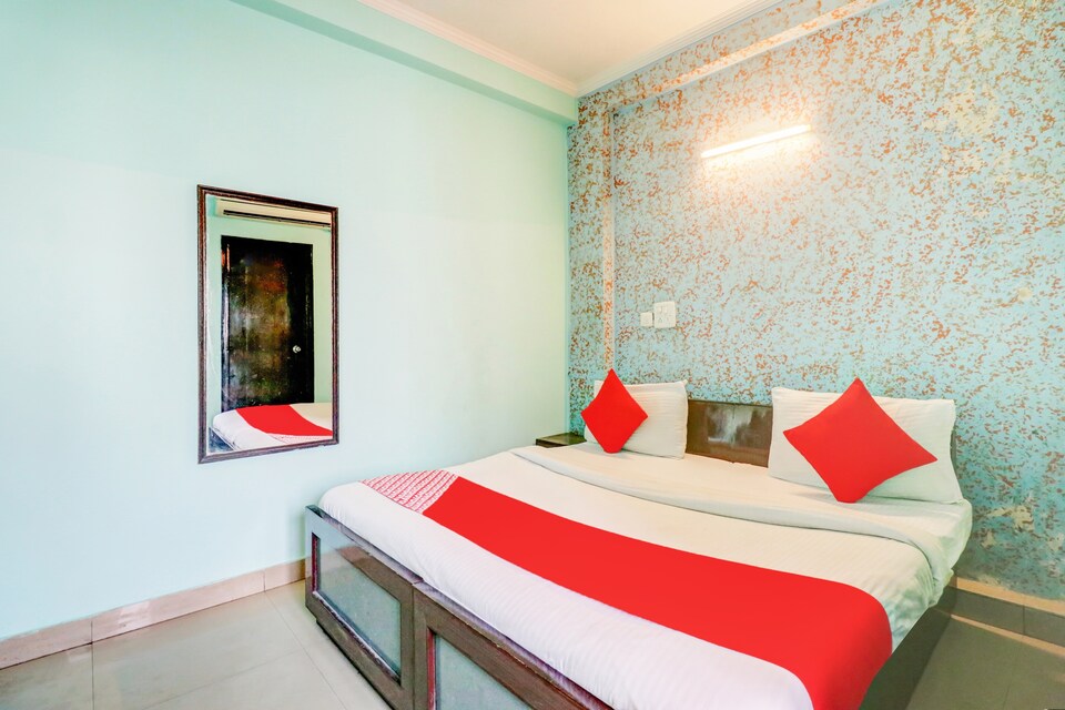 OYO 80351 Aerolook Inn, Airport Delhi, Delhi Transit