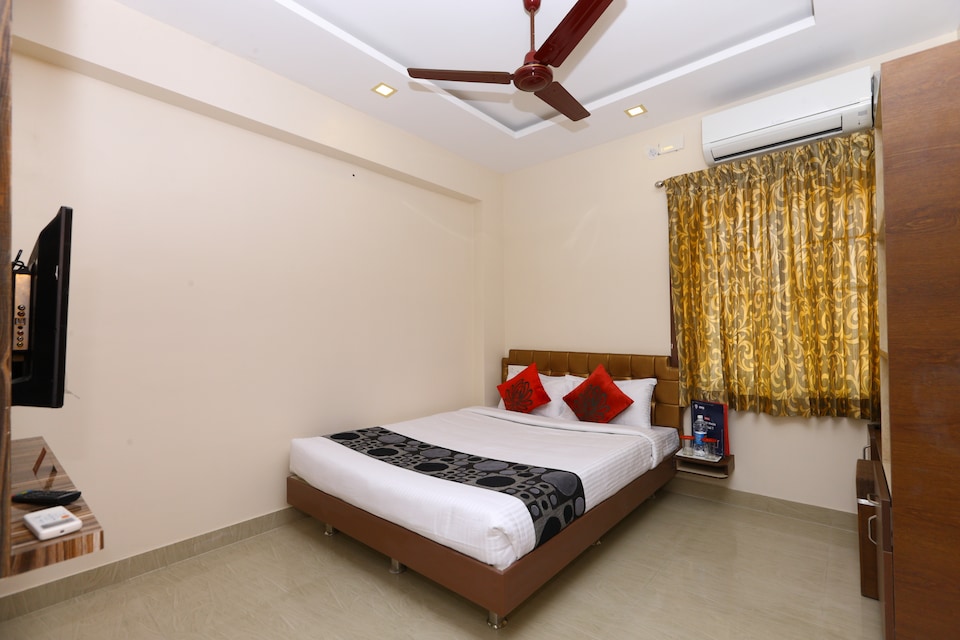 OYO 80360 Sree Surabi Residency, Gandhipuram Coimbatore, Coimbatore