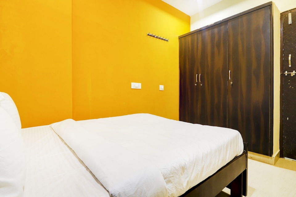 OYO 80365 Sri Vinayaka Luxury Hotel, Gachibowli, Hyderabad