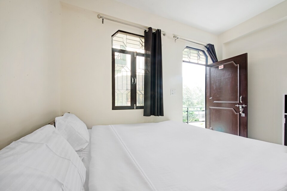 Flagship Yoga Villa Guest House, Laxman Jhoola Rishikesh, Rishikesh