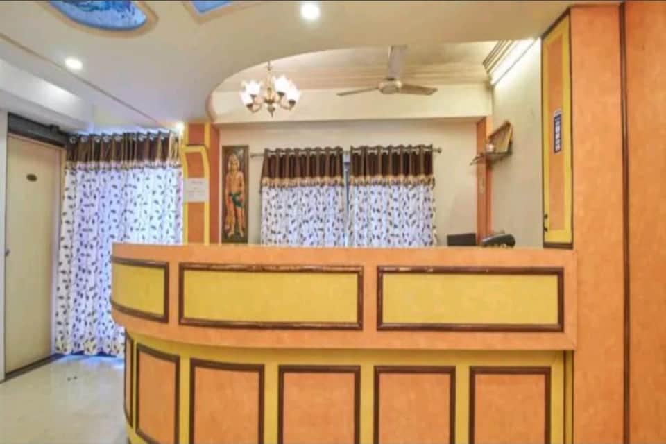 OYO Hotel Shri Krishna, Alkapuri Vadodara, Vadodara