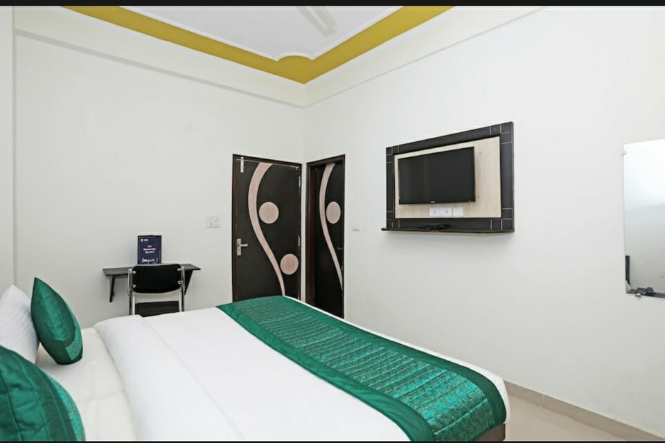 OYO Kailash Stays Near Iskcon Temple Noida, Noida Industrial Area Mamura, Noida