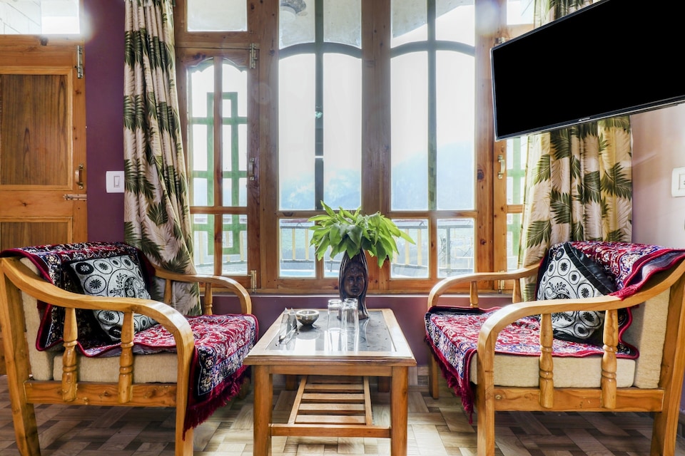 OYO Home 80401 Beautiful Homestay With Mountain View, Mall Road Manali, Manali