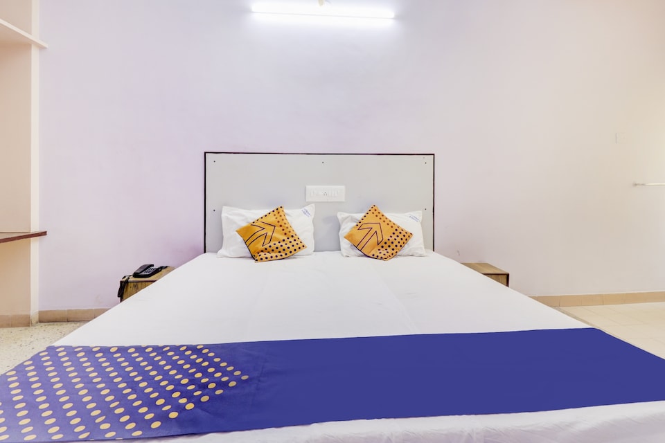 SPOT ON 80406 Siddharth Lodge, Reddipatti Salem, Salem