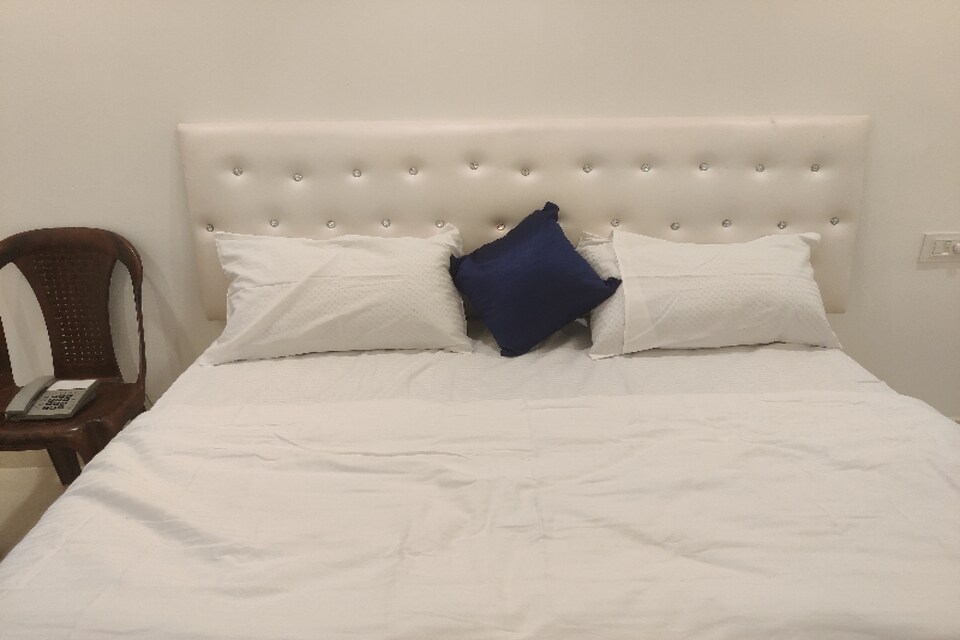 Flagship Vasu Hotel Near Birla Mandir, Banjara Hills, Hyderabad