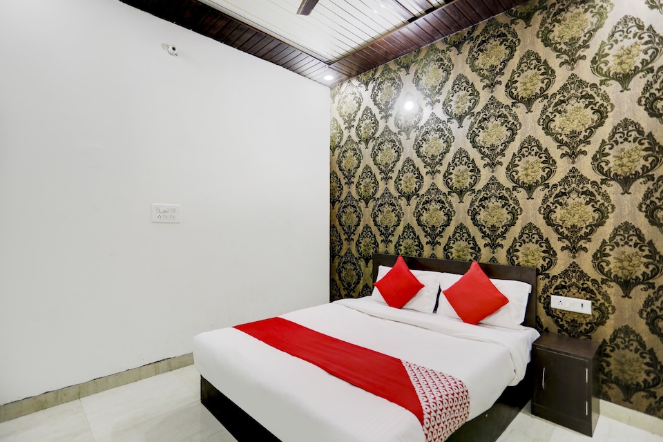 Flagship Hotel Keshav Residency, Aligarh, अलीगढ़
