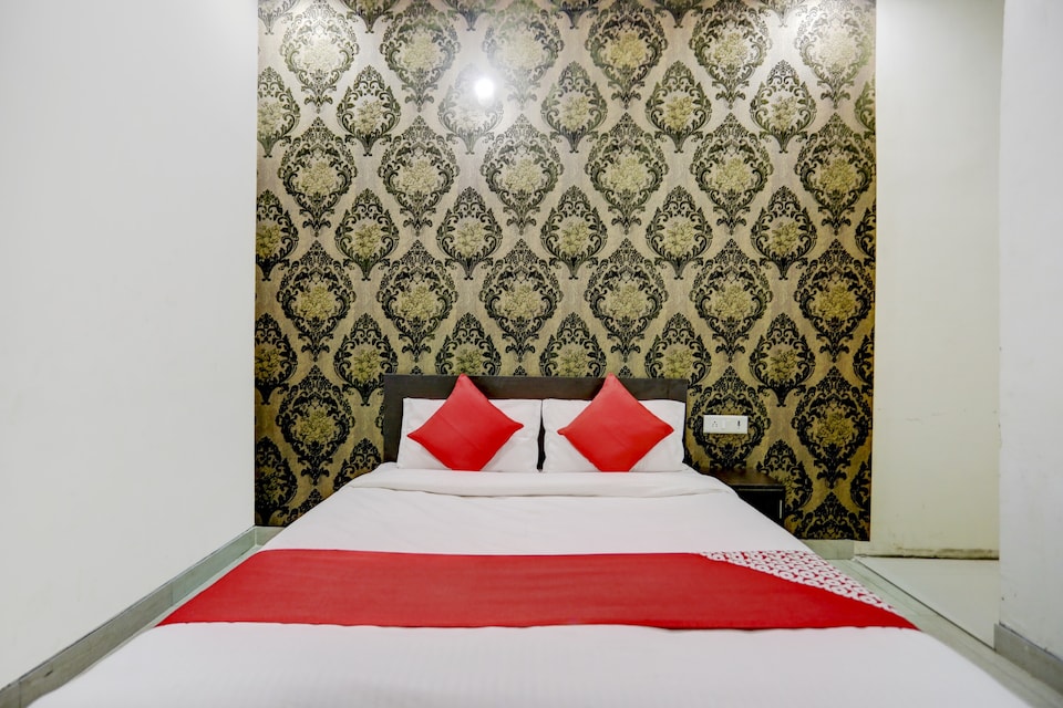 Flagship Hotel Keshav Residency, Aligarh, अलीगढ़