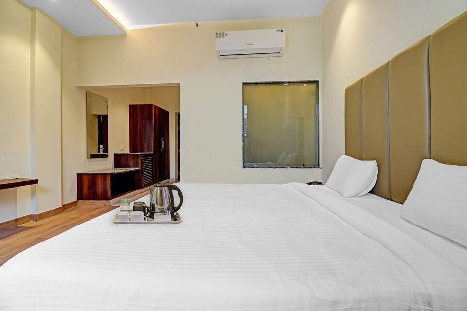OYO Townhouse 737 Sourav Park Inn, Fatehabad Road, Agra