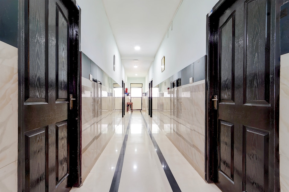 Hotel O Kollamkudimughal Kakkanad Formerly Diamond Inn, Kakkanad Kochi, Kochi