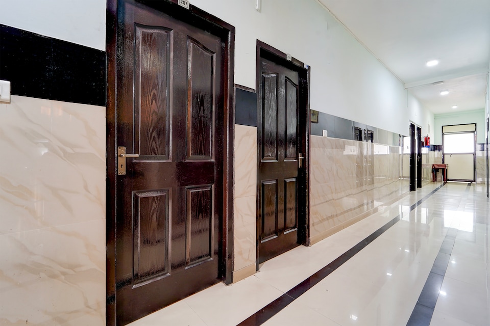 Hotel O Kollamkudimughal Kakkanad Formerly Diamond Inn, Kakkanad Kochi, Kochi