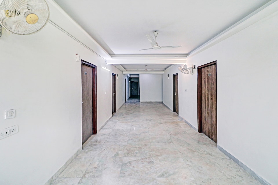 Live on DEL3064, Paschim Vihar Delhi, Delhi