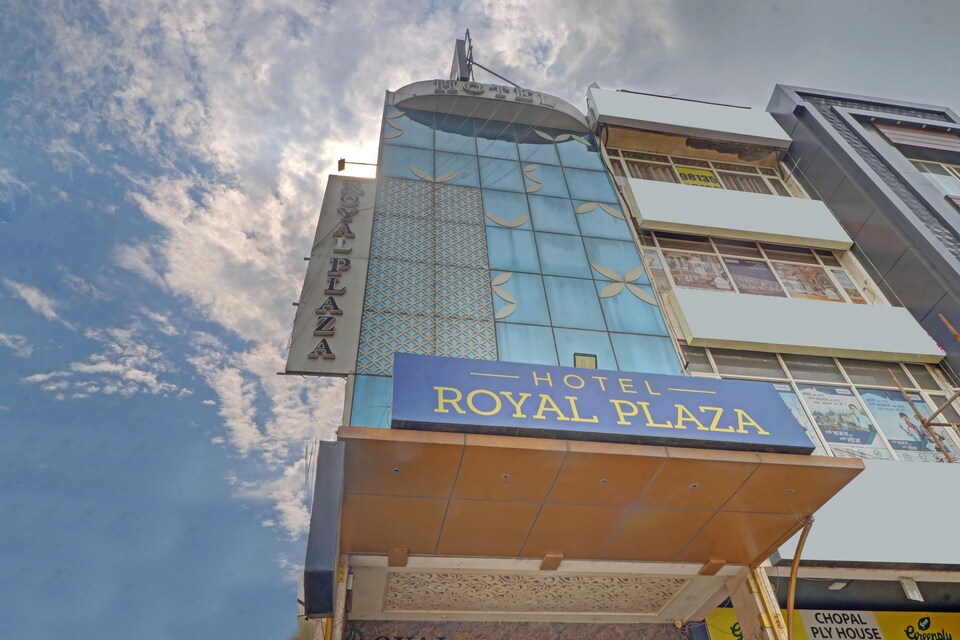 Capital O 80440 Hotel Royal Plaza, Zirakpur, Zirakpur