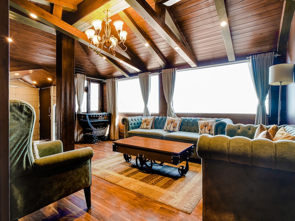 Belvilla 2BHK Luxury Villa with modern furnishing and Mountain Views, Picture palace Mussoorie, Mussoorie