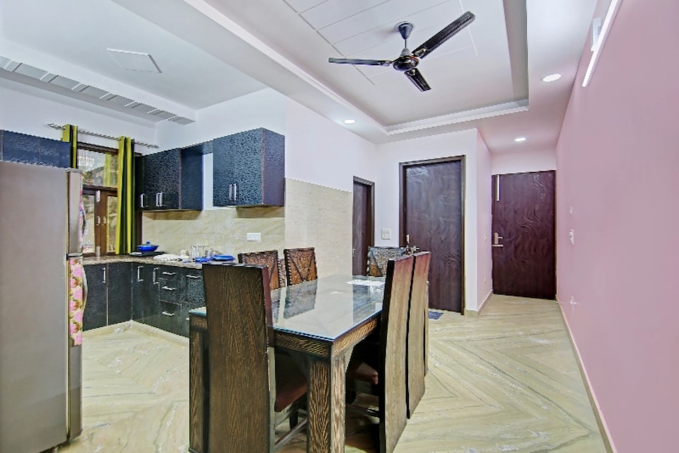 Paradise Living Hotel, Rajouri Garden Delhi, Delhi