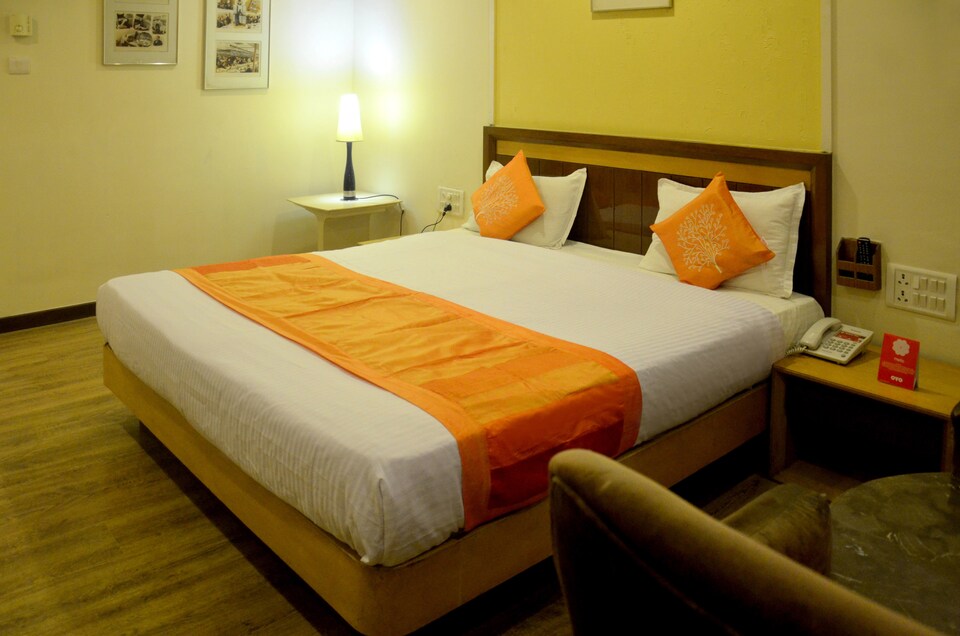 OYO 6718 Royal Inn, Hazratganj Lucknow, Lucknow