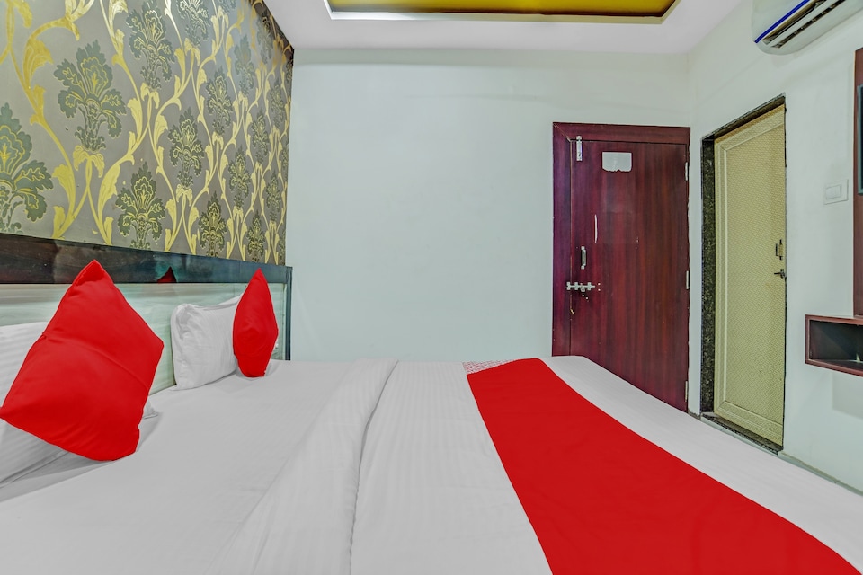  live on BHO615, New Market Bhopal, Bhopal