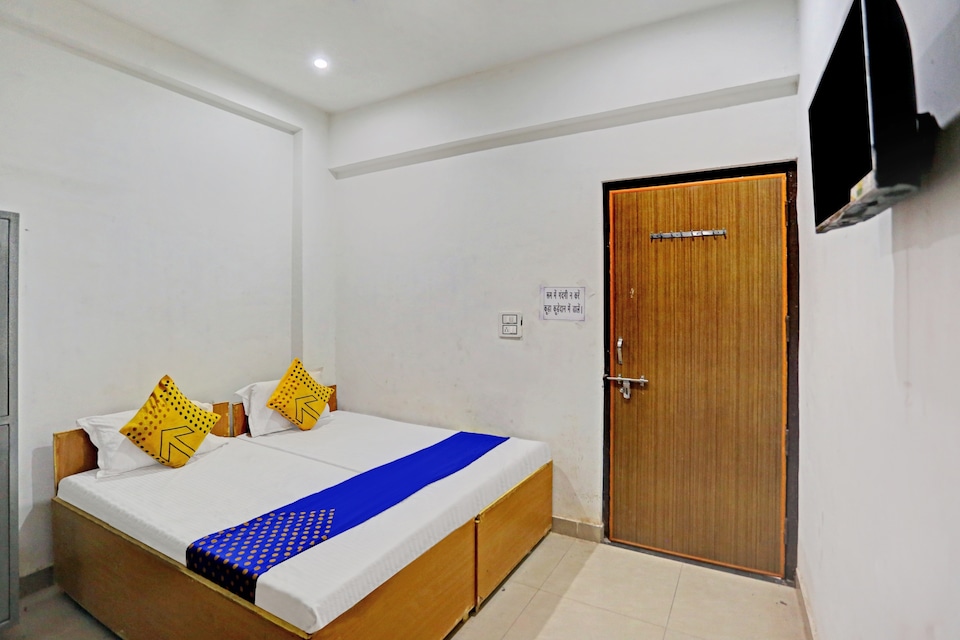 SPOT ON 80530 Hotel Radha Krishna, Corporate Complex, Agra