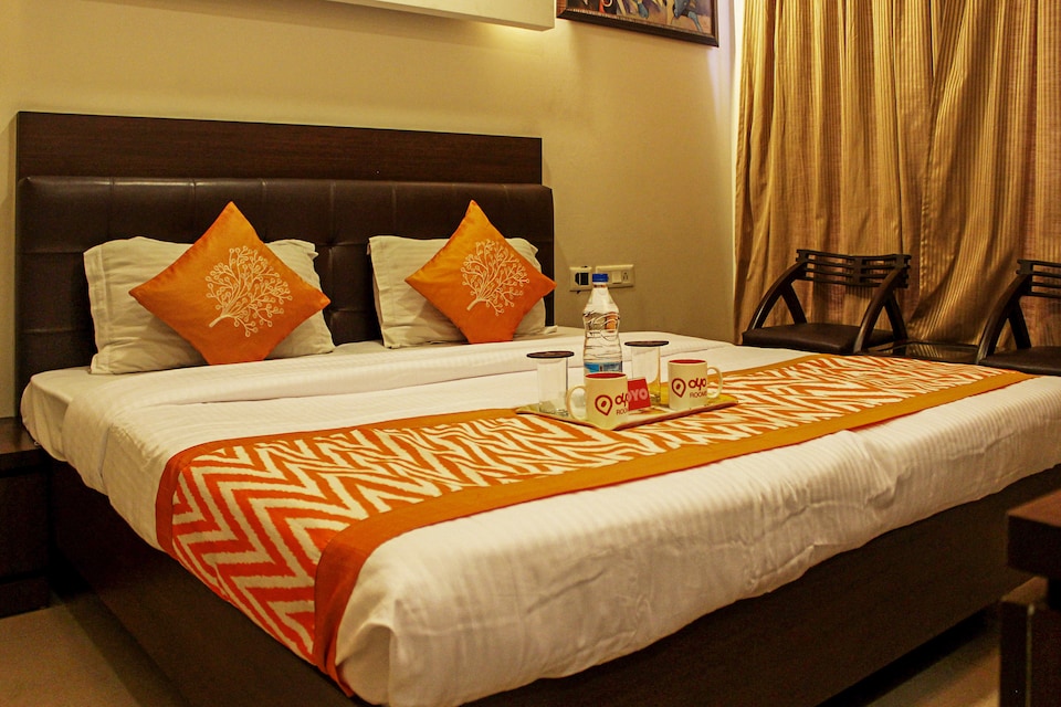 OYO Rooms 053 Noida City Centre II, Noida City Metro, Noida