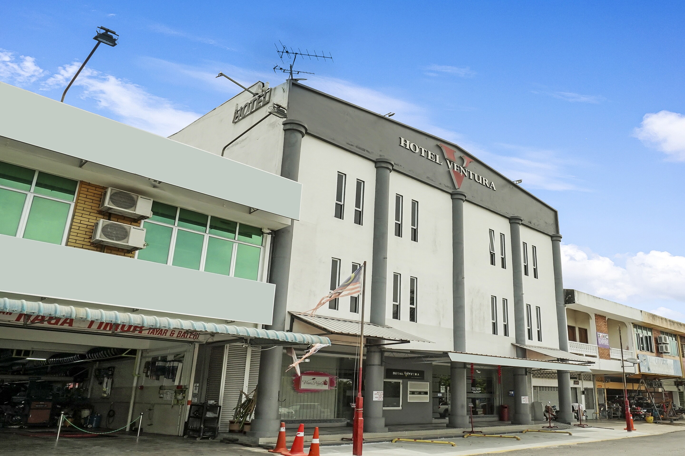 OYO 90265 Hotel Ventura, OYO Hotels Kangar, Book @ RM52 - OYO