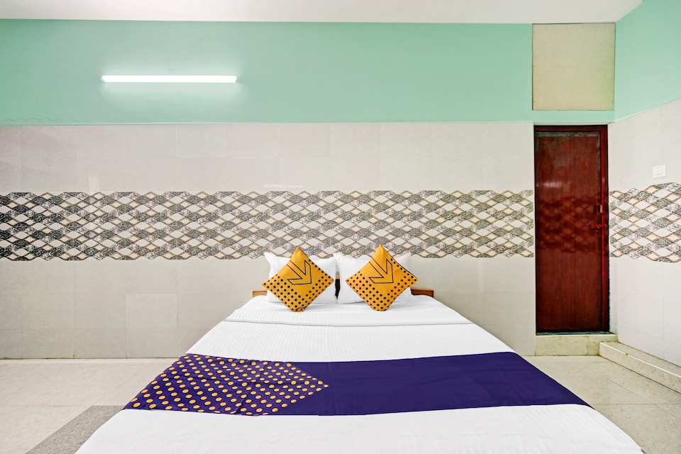 SPOT ON 80552 Krk Guest House, Ponneri Chennai, Chennai