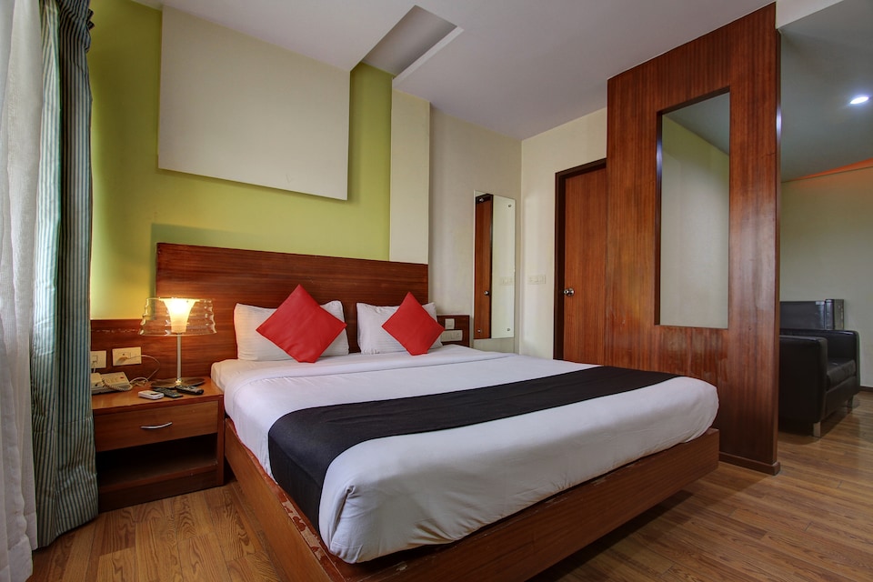 Collection O 80553 Hotel Cochin Park, MG Road Kochi, Kochi