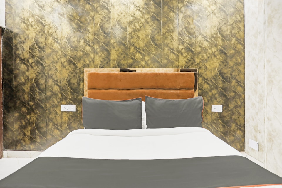 Hotel O Kashish Residency Near Model Town Metro Station, North Delhi, Delhi