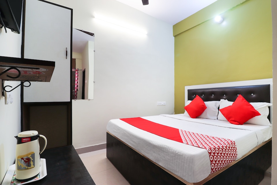 OYO Flagship 6724 Hotel Pragya International, Godowlia, Varanasi