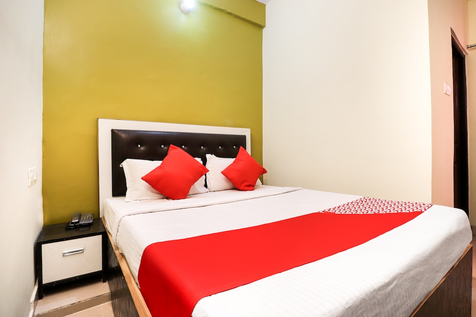 OYO Flagship 6724 Hotel Pragya International, Godowlia, Varanasi
