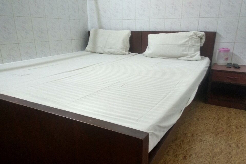 SPOT ON Pudur Lucky Mansion Near Marina Beach, Triplicane, Chennai