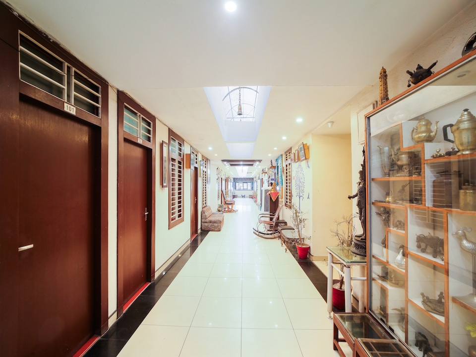 Hotel O New Om Palace, Hamidia Road Bhopal, Bhopal