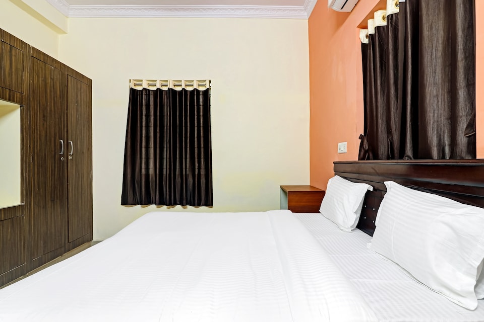 OYO 80590 SRI SUDHARSHANA SAI LUXURY ROOMS, Gachibowli, Hyderabad