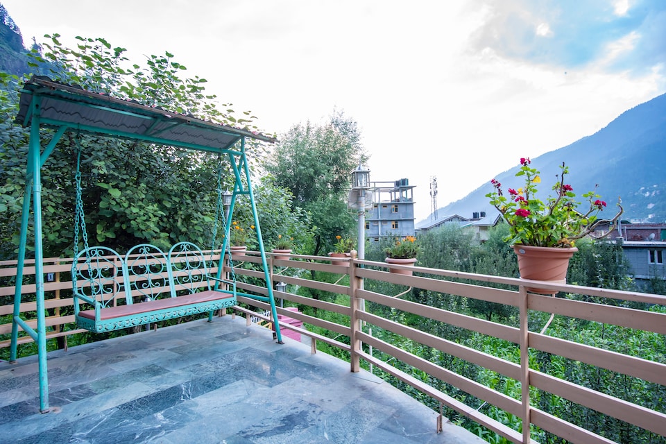 OYO Home 80599 Cottage With Hill View, Mall Road Manali, Manali