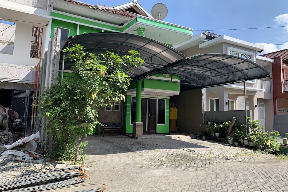 OYO 90427 Greenhouse Homestay Syariah, Sidoarjo, Sidoarjo