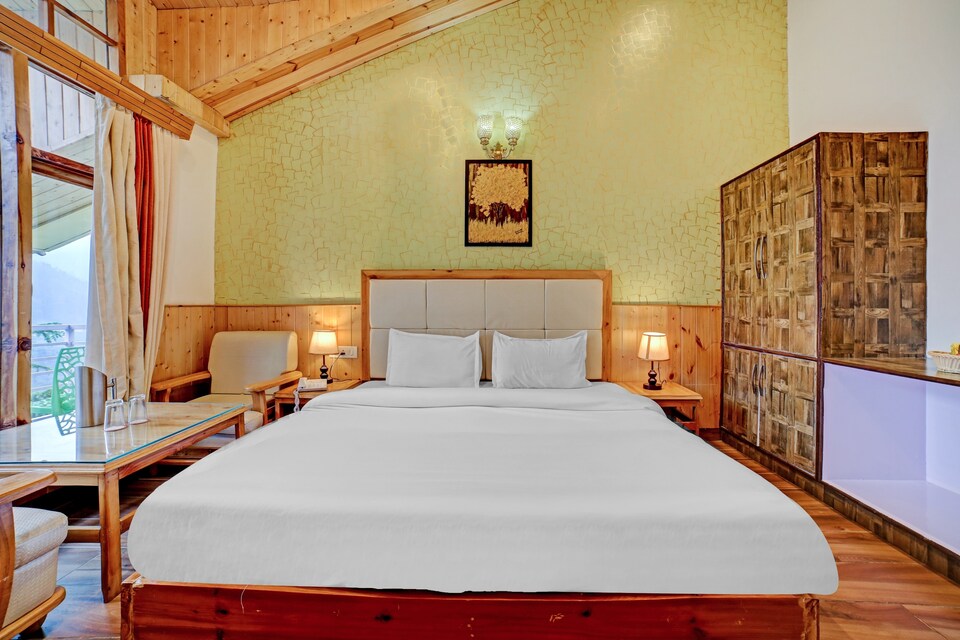 OYO 80605 Collection O Hotel Seven Hills, Kanyal Road, Manali